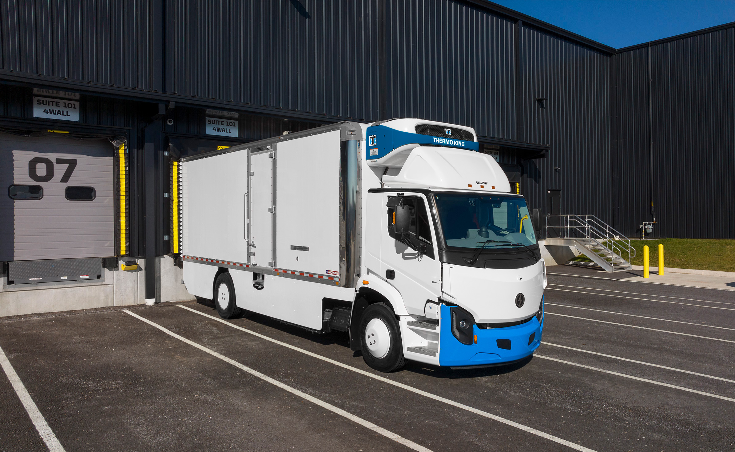 Thermo King e1000 electric reefer truck unit on lion chassis